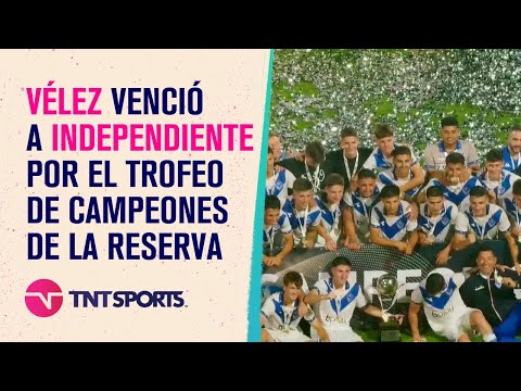Los festejos de #Vélez tras vencer a #Independiente y ganar el Trofeo de Campeones en Reserva Los festejos de #Vélez tras vencer a #Independiente y ganar el Trofeo de Campeones en Reserva