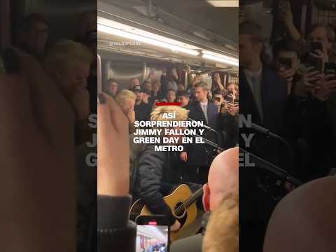 Jimmy Fallon y Green Day sorprenden con una actuación musical en el metro de Nueva York