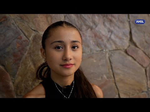 Brisca Benitez, beneficiaria de la Beca al Mérito