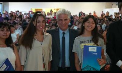 Claudio Poggi entrega becas al mérito en Villa Mercedes