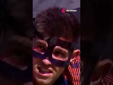 Cuando sale la luna, aparece el bravo Altamirano 🦊