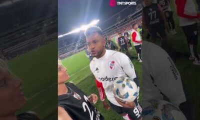 El goleador Miguel #Borja se llevó la pelota tras su hat-trick para #River vs. #Vélez ⚽⚽⚽