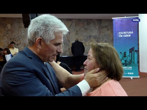 Gobenador Claudio Poggi, escriturá tu casa Gobenador Claudio Poggi, escriturá tu casa