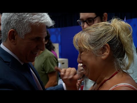 Gobernador Poggi con emprendedores en el municipio de Villa Mercedes Gobernador Poggi con emprendedores en el municipio de Villa Mercedes