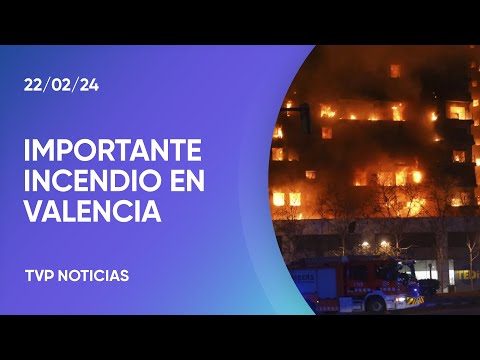Incendio en un complejo de edificios en Valencia