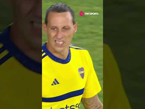 Los hinchas de #Lanús cantaron contra Lema y el defensor de #Boca les respondió con un saludo 🔥