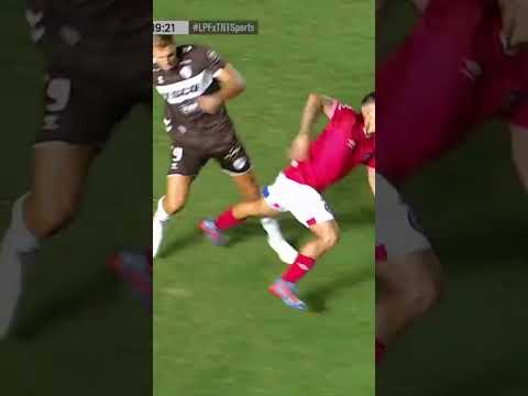 ¡Otro LUJAZO! 🔝 TACO y salida de CAÑO de Santiago #Montiel