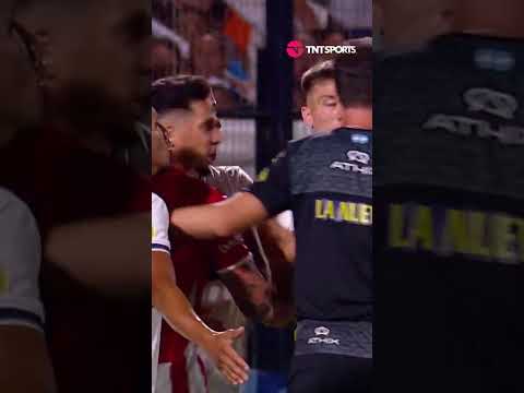 ¿Qué le quiso decir? 🤔 El gesto de #Altamirano a #Canto en el clásico de #LaPlata #LPFxTNTSports