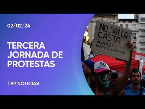 Tensión tras la votación en el Congreso: llegan más manifestantes Tensión tras la votación en el Congreso: llegan más manifestantes