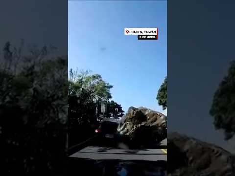 Roca se desprende por el terremoto en #Taiwán y golpea a un auto
