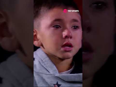 Y DICEN QUE ES SOLO FÃTBOL ð¢ La emoción de este pequeño hincha tras el gol de #Estudiantes a #Boca Y DICEN QUE ES SOLO FÃTBOL ð¢ La emoción de este pequeño hincha tras el gol de #Estudiantes a #Boca
