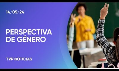 Madres de adolescentes con disforia piden que se prohíba en las escuelas