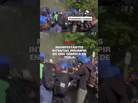 Manifestantes intentan irrumpir en una fábrica de Tesla Manifestantes intentan irrumpir en una fábrica de Tesla