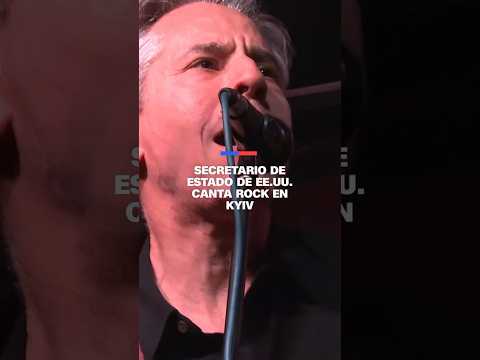 Secretario de Estado de EE.UU. canta #rock en #Kyiv Secretario de Estado de EE.UU. canta #rock en #Kyiv