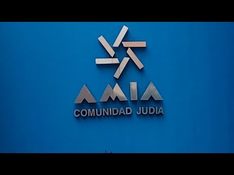 El Gobernador participó del acto por los 30 años del atentado terrorista a la AMIA