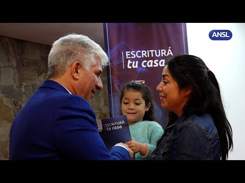 Gobernador Claudio Poggi – Escriturá tu Casa