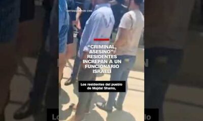 “Criminal, asesino”, residentes en los Altos del Golán increpan a un funcionario israelí