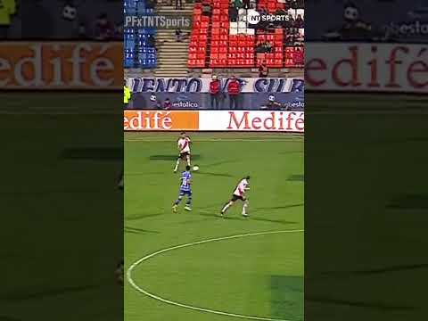 El canto de los hinchas de River durante el partido contra Godoy Cruz El canto de los hinchas de River durante el partido contra Godoy Cruz