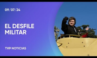 El presidente Milei encabezó el desfile militar por el 9 de julio