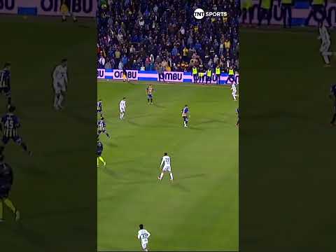 HERMOSO despeje DE TACO de Damián MartÃnez en la victoria de Central ante Sarmiento ð HERMOSO despeje DE TACO de Damián MartÃnez en la victoria de Central ante Sarmiento ð