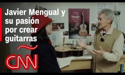 Los secretos de Javier Mengual para crear guitarras durante 50 años