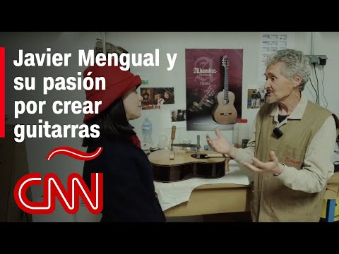 Los secretos de Javier Mengual para crear guitarras durante 50 años