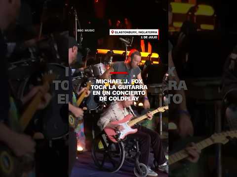 Michael J. Fox se unió a Coldplay en el festival de Glastonbury para tocar “Fix You” Michael J. Fox se unió a Coldplay en el festival de Glastonbury para tocar “Fix You”