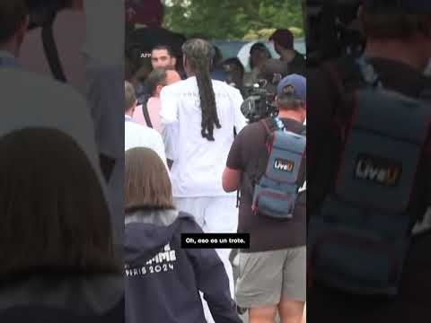 Mira a Snoop Dog con la antorcha olímpica en #paris2024 Mira a Snoop Dog con la antorcha olímpica en #paris2024