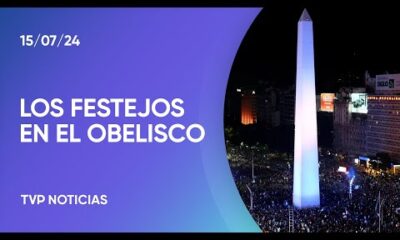 Una multitud festejó el bicampeonato en el Obelisco