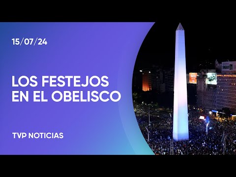 Una multitud festejó el bicampeonato en el Obelisco