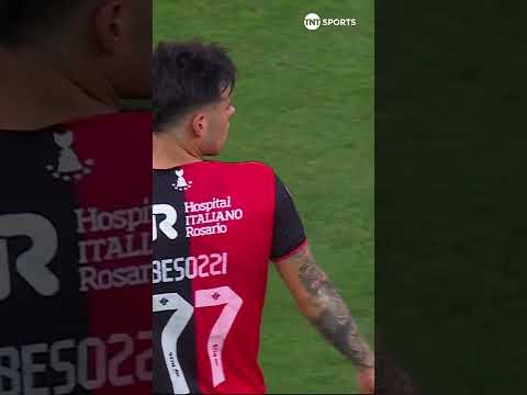 ¡CUIDADO, EVER! #Banega fue con todo y chocó con el alcanzapelotas de #RosariCentral #LPFxTNTSports ¡CUIDADO, EVER! #Banega fue con todo y chocó con el alcanzapelotas de #RosariCentral #LPFxTNTSports