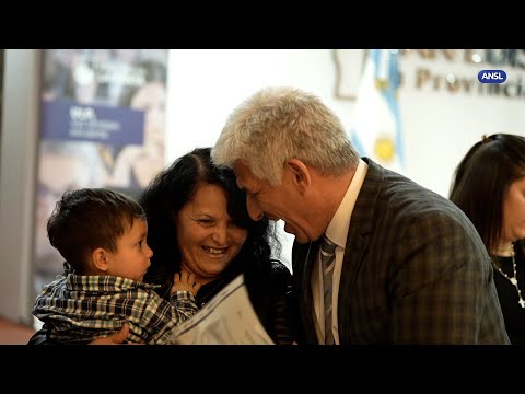 Claudio Poggi entrega analíticos del plan PIE Claudio Poggi entrega analíticos del plan PIE