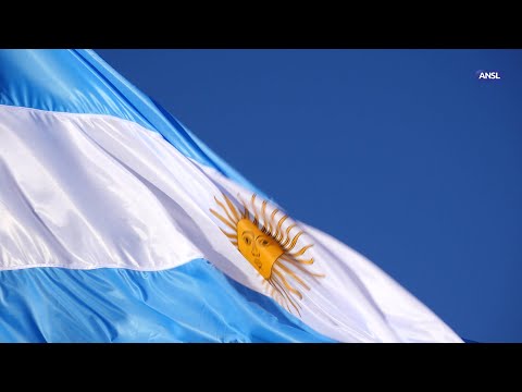 Claudio Poggi entregó créditos a emprendedores en San Pablo