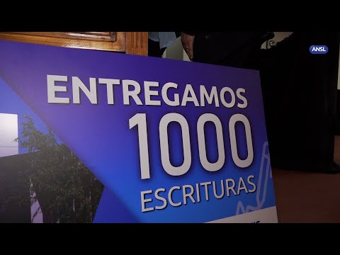Claudio Poggi participa de la entrega Nº 1000 de ‘Escriturá tu Casa’ Claudio Poggi participa de la entrega Nº 1000 de ‘Escriturá tu Casa’