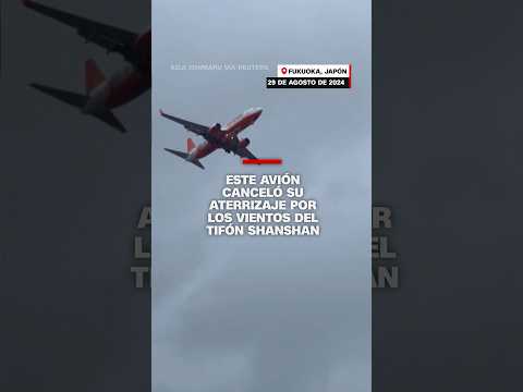 Este avión canceló su aterrizaje por los vientos del tifón Shanshan Este avión canceló su aterrizaje por los vientos del tifón Shanshan
