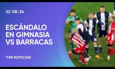 Gimnasia 1-0 Barracas terminó a las piñas