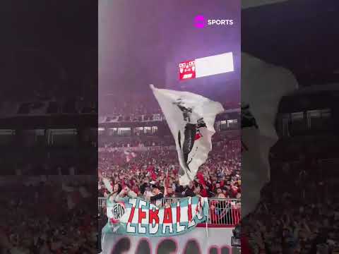 MUÃEEEECO ð¶ La ovaciÃ³n de los hinchas de #River a Gallardo en su regreso