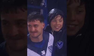 NO SE LO OLVIDA MÃS ð¤© El abrazo de Pizzini con el alcanzapelotas de VÃ©lez