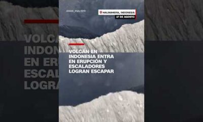 Volcán entra en erupción y escaladores logran escapar en #Indonesia