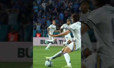 Â¡Guarda Edi! Cavani no pudo controlar la pelota y se cayÃ³ al suelo â