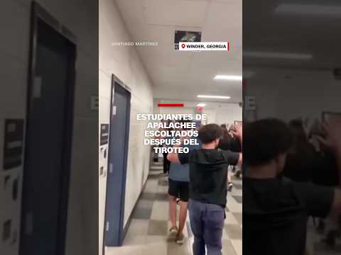Así fueron escoltados los estudiantes de la secundaria Apalachee después del tiroteo Así fueron escoltados los estudiantes de la secundaria Apalachee después del tiroteo