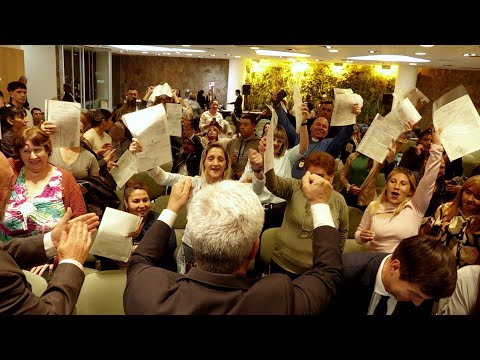 Claudio Poggi, entrega certificados ‘Plan Pie’