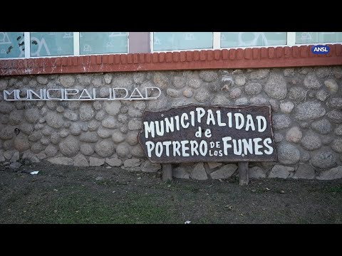 Claudio Poggi entrega créditos a emprendedores en Potrero de los Funes Claudio Poggi entrega créditos a emprendedores en Potrero de los Funes