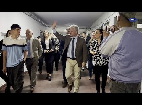 Claudio Poggi visita el colegio ‘Tomás Baras’