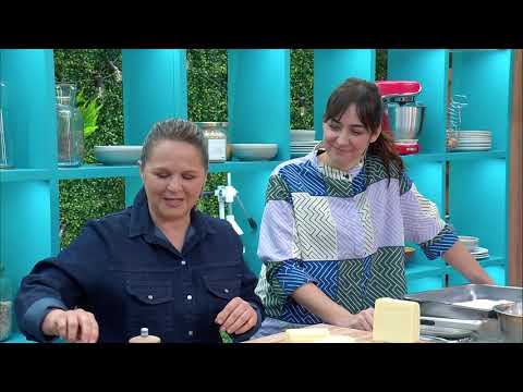 CÓMO SE HACEN LOS BASTONES DE MUZARELLA – HOMENAJE A GUILLERMO CALABRESE CÓMO SE HACEN LOS BASTONES DE MUZARELLA – HOMENAJE A GUILLERMO CALABRESE