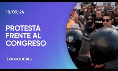 Congreso: manifestación de jubilados, telefónicos y trabajadores del neumático