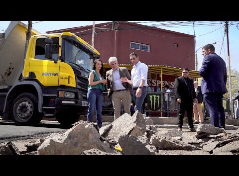 El gobernador Claudio Poggi dialogó con vecinos del barrio Hipólito Yrigoyen