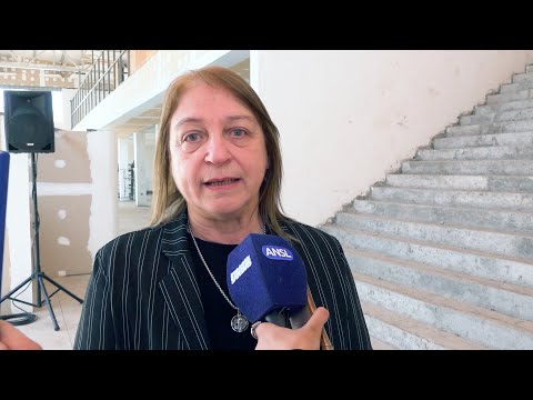Nancy Daglio, Sub Directora de Precios, Dirección de Obras de Arquitectura y Viviendas Nancy Daglio, Sub Directora de Precios, Dirección de Obras de Arquitectura y Viviendas
