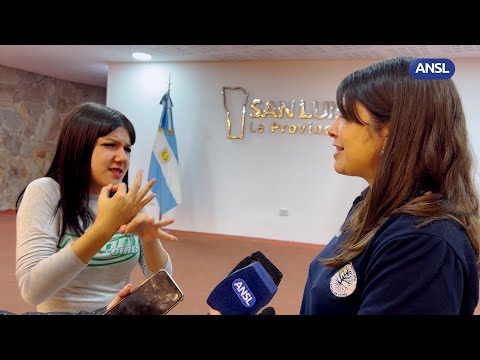 Tatiana junto a la docente Vanesa Tatiana junto a la docente Vanesa