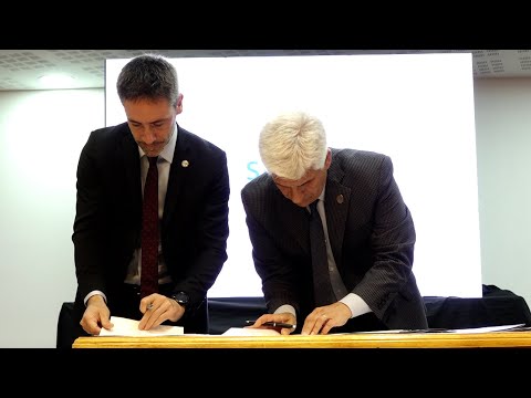 Claudio Poggi da cierre al acto del CFI Claudio Poggi da cierre al acto del CFI